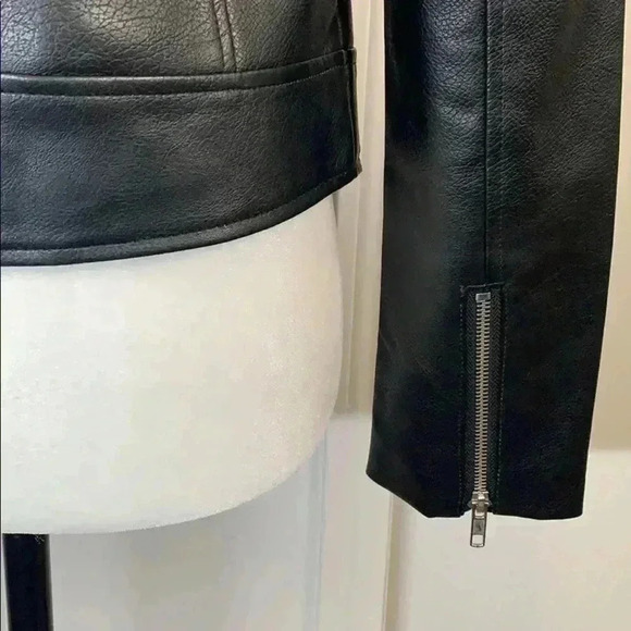 BNWT Cupcakes and cashmere faux leather Moto Jacket size Xs - Picture 5 of 7